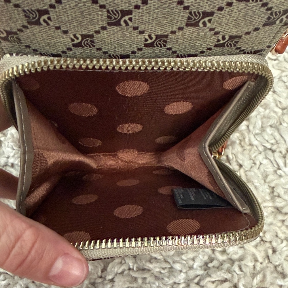 Stylish Tan and Brown Crossbody Bag - Picture 4 of 6